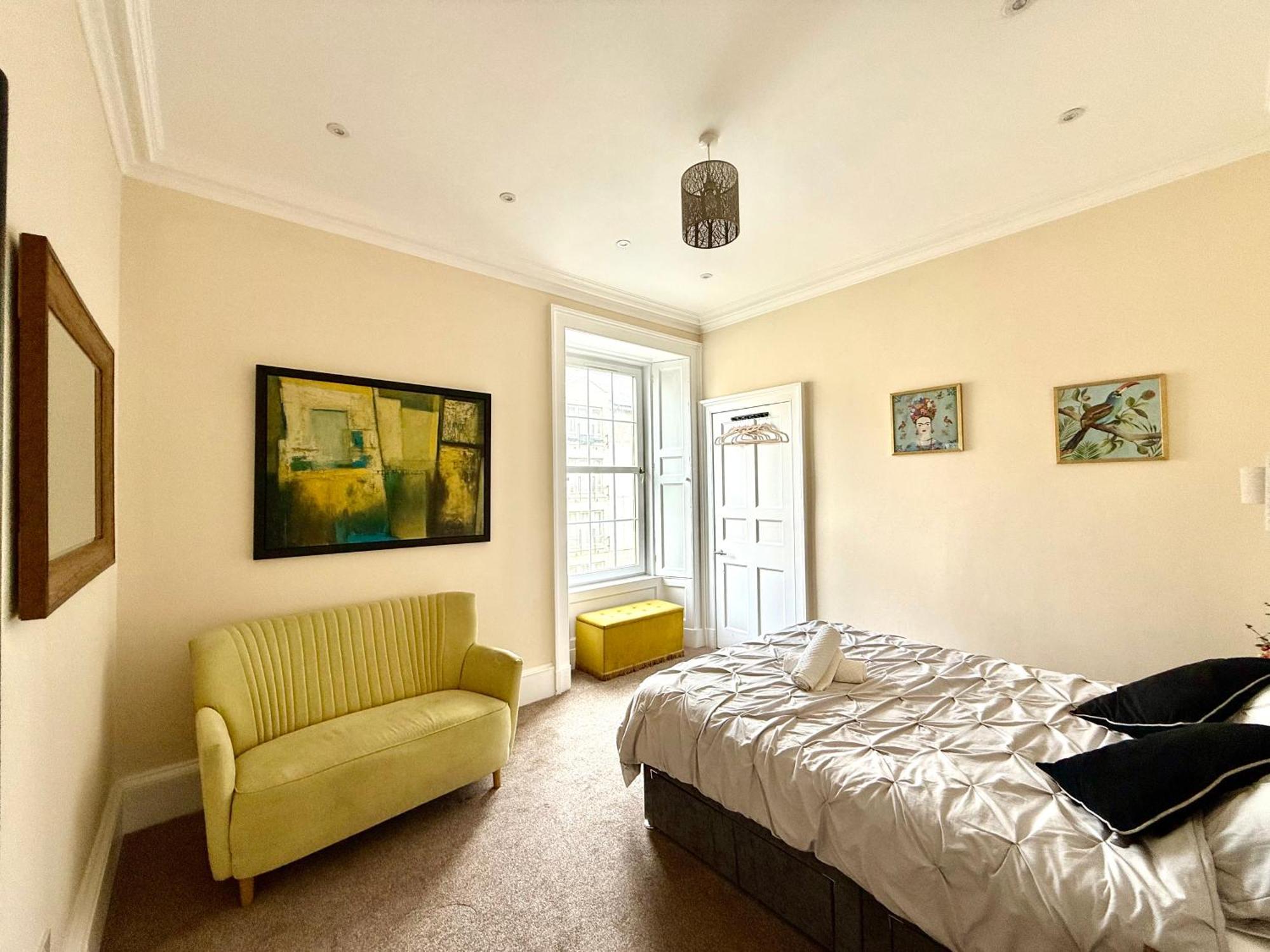 Apartment Georgian Luxury - Superfast Wifi - Parking Available *