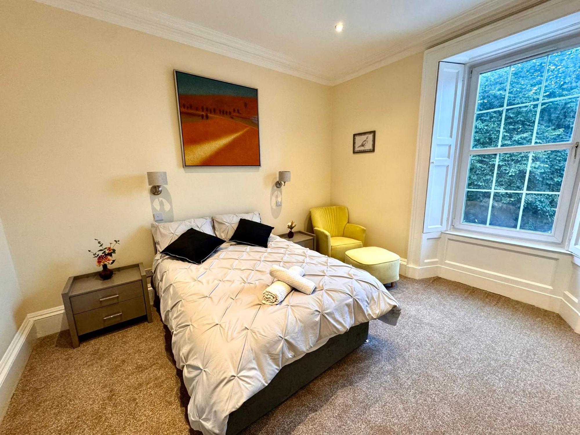 Apartment Georgian Luxury - Superfast Wifi - Parking Available